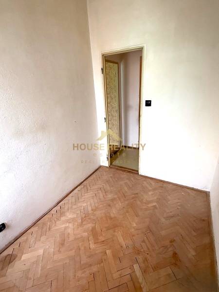 Predaj 4 izbový byt s 2 lodžiami, Martinčekova ulica, BA II. Ružinov