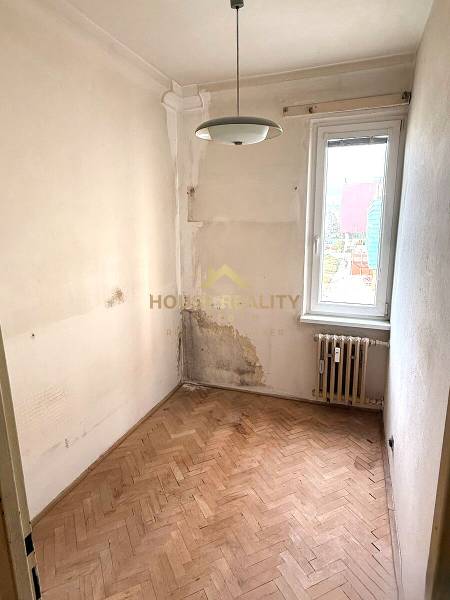 Predaj 4 izbový byt s 2 lodžiami, Martinčekova ulica, BA II. Ružinov