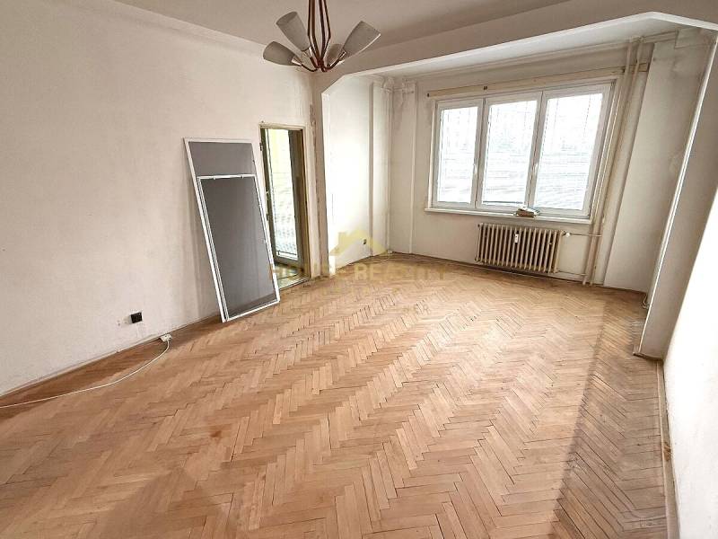 Predaj 4 izbový byt s 2 lodžiami, Martinčekova ulica, BA II. Ružinov