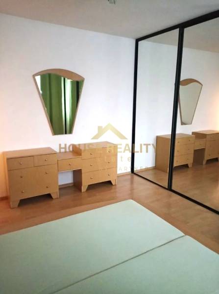 Prenájom 3 izbový byt s lodžiou, Hálova ulica, Bratislava V. Petržalka