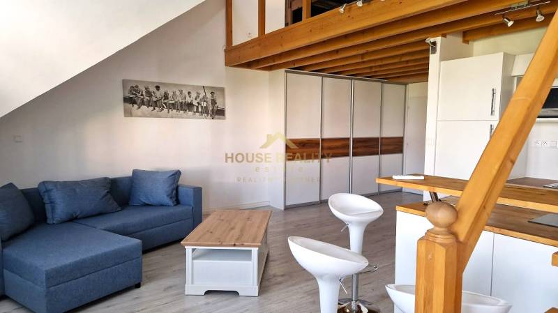 Mezonetový 2 izbový byt, Štefanovičova ulica, Bratislava I Staré Mesto