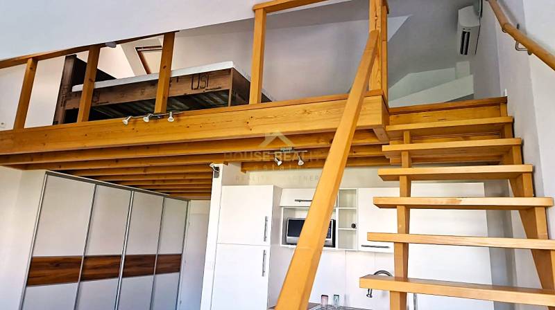 Mezonetový 2 izbový byt, Štefanovičova ulica, Bratislava I Staré Mesto