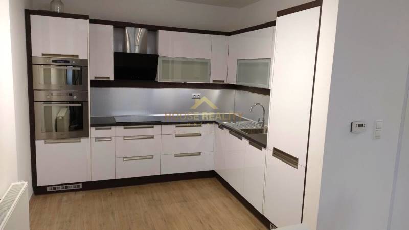 Manhattan 2 izbový byt, Račianska ulica, Bratislava III. Nové Mesto