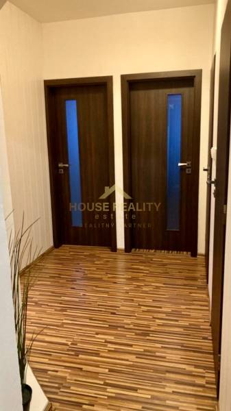 Prenájom 3 izbový byt, ulica Jána Poničana, BA IV. Devínska Nová Ves