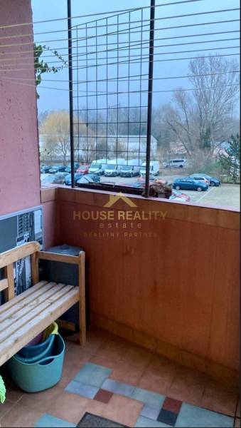 Prenájom 3 izbový byt, ulica Jána Poničana, BA IV. Devínska Nová Ves