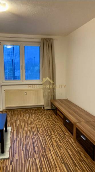 Prenájom 3 izbový byt, ulica Jána Poničana, BA IV. Devínska Nová Ves