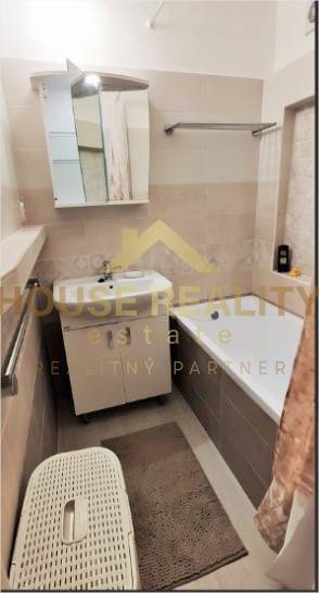 Zariadený 2 izbový byt s lodžiou, Segnerova ulica, BA IV. Karlova Ves