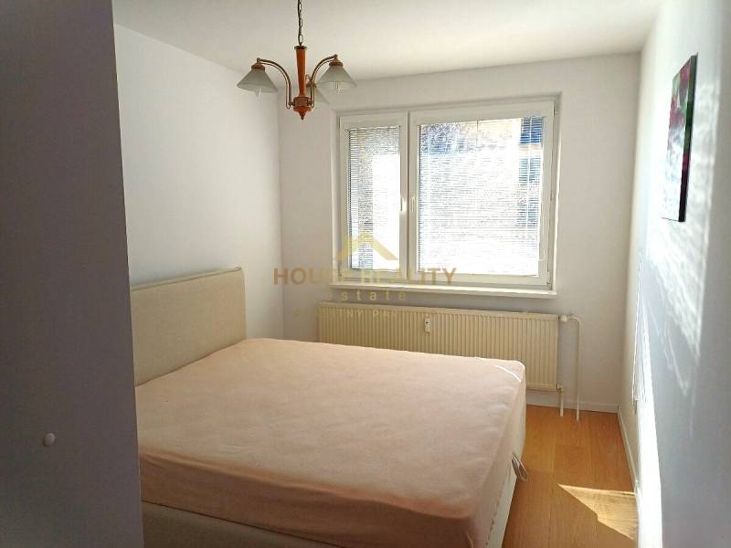 Zariadený 3 izbový byt s lodžiou, Beniakova ulica, BA IV. Karlova Ves