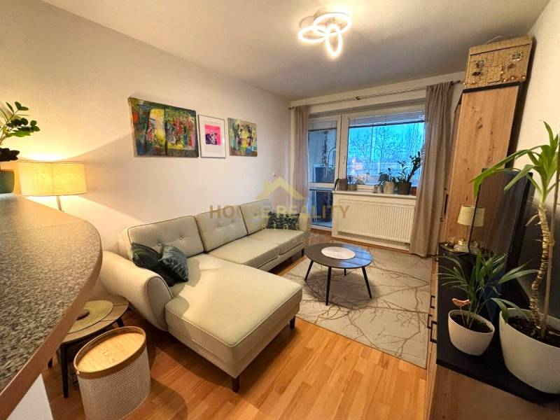 Pekný zariadený 3 izbový byt s lodžiou,  Mierová ulica, BA II. Ružinov