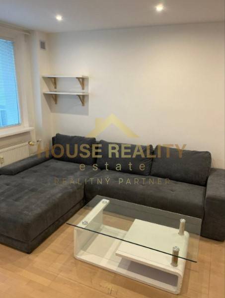 Prenájom 2 izbový byt s lodžiou, Tranovského ulica, BA IV. Dúbravka