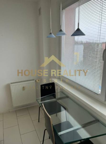 Prenájom 2 izbový byt s lodžiou, Tranovského ulica, BA IV. Dúbravka