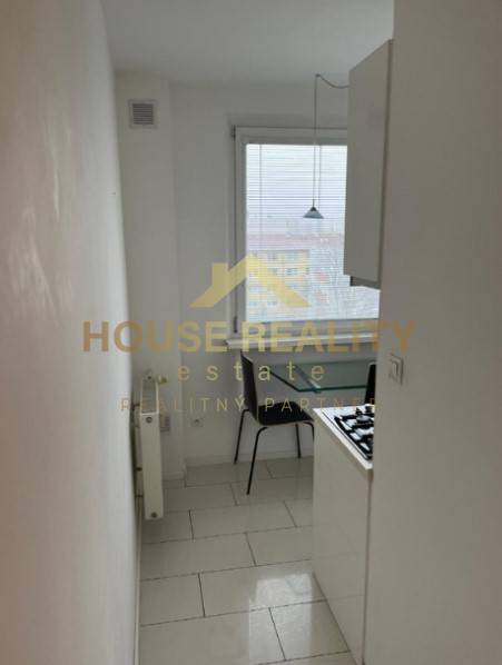 Prenájom 2 izbový byt s lodžiou, Tranovského ulica, BA IV. Dúbravka