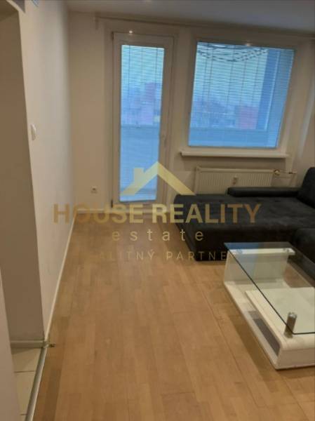 Prenájom 2 izbový byt s lodžiou, Tranovského ulica, BA IV. Dúbravka