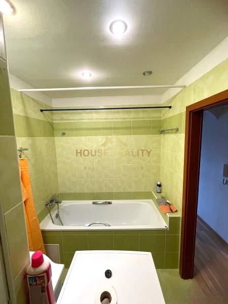 Prenájom 1 izbový byt s balkónom, Hany Meličkovej, BA IV. Karlova Ves