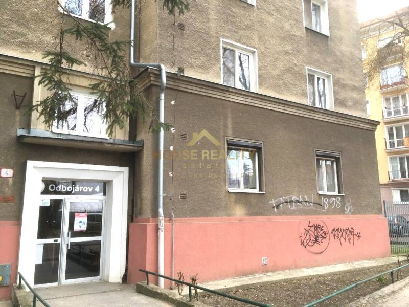 Prenájom 2 izbový byt, Odbojárov ulica, Bratislava III. Nové Mesto