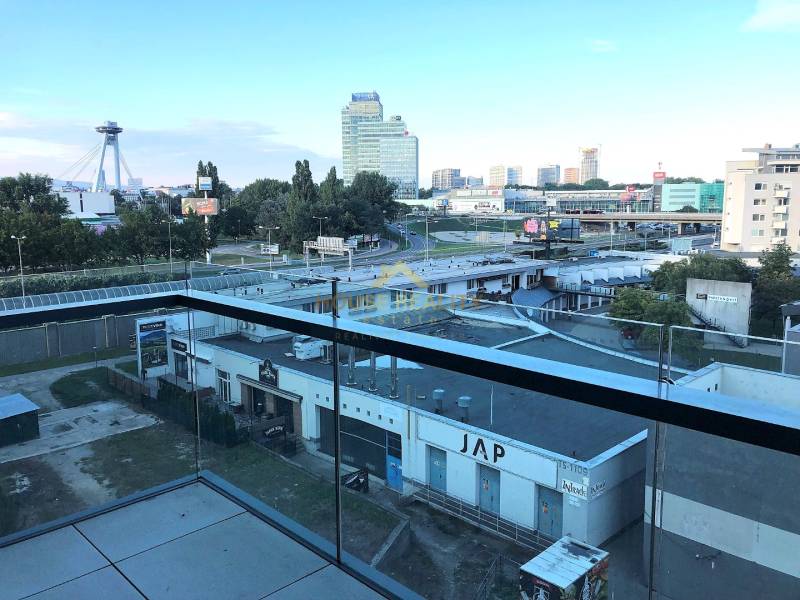 EINPARK 1 i byt s parkingom, Zadunajská cesta, Bratislava V. Petržalka