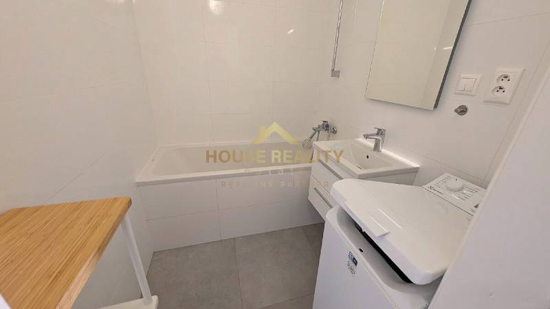 Pekný 2,5 izbový byt s lodžiou, ul. Ľudovíta Fullu, BA IV. Karlova Ves