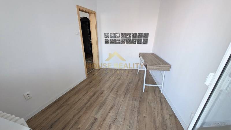 Pekný 2,5 izbový byt s lodžiou, ul. Ľudovíta Fullu, BA IV. Karlova Ves