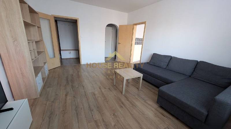 Pekný 2,5 izbový byt s lodžiou, ul. Ľudovíta Fullu, BA IV. Karlova Ves