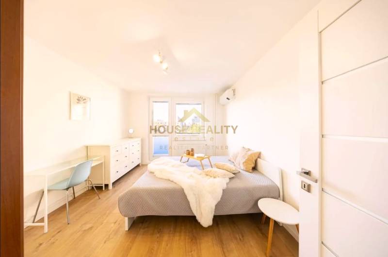 Krásny zariadený 2 izbový byt, balkón, Rezedová ulica, BA II. Ružinov