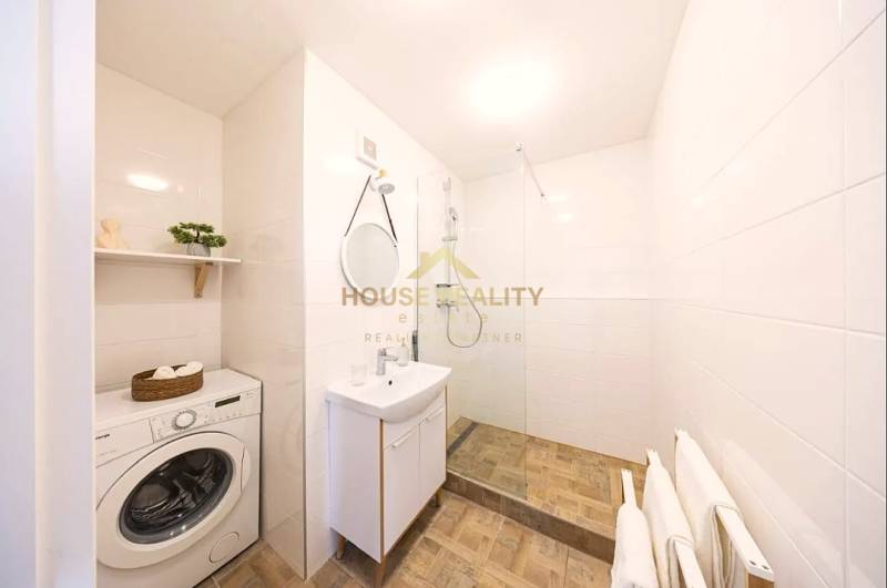 Krásny zariadený 2 izbový byt, balkón, Rezedová ulica, BA II. Ružinov