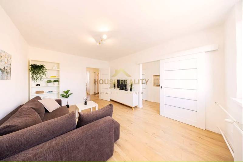 Krásny zariadený 2 izbový byt, balkón, Rezedová ulica, BA II. Ružinov