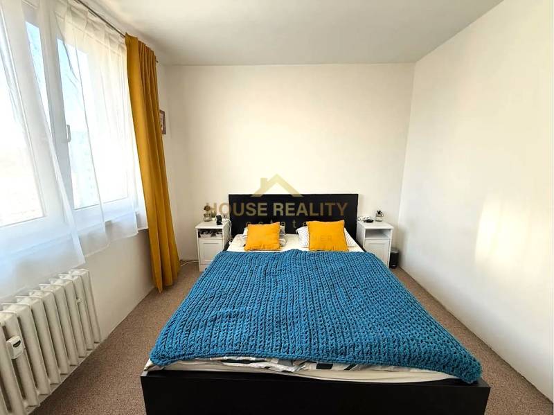 Pekný zariadený 3 izbový byt s lodžiou, Púpavová ulica, BA.Karlova Ves