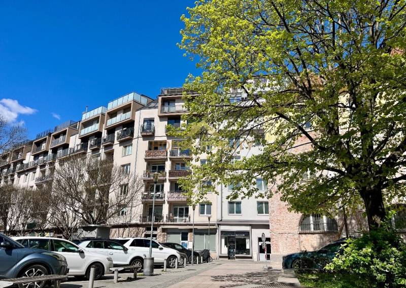 Nadstavba krásny 2,5 izb. byt, Dulovo námestie, Bratislava II. Ružinov