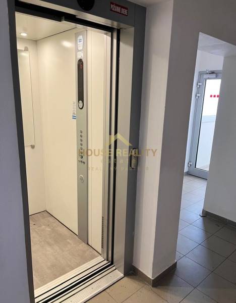 Nadstavba krásny 2,5 izb. byt, Dulovo námestie, Bratislava II. Ružinov