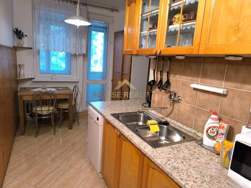 Prenájom 3 izbový byt s lodžiou, Kempelenova ulica, BA IV. Karlova Ves