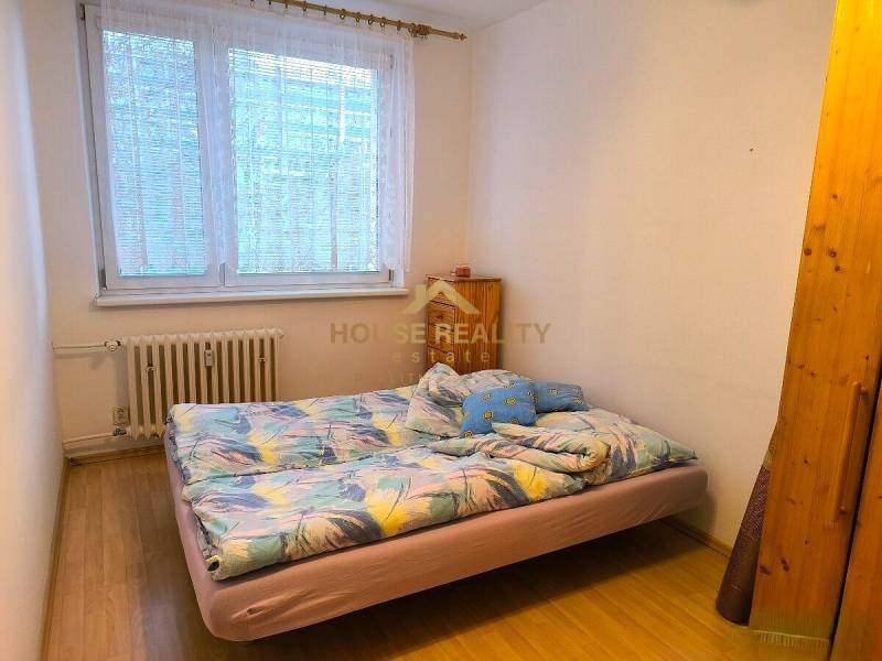 Prenájom 3 izbový byt s lodžiou, Kempelenova ulica, BA IV. Karlova Ves