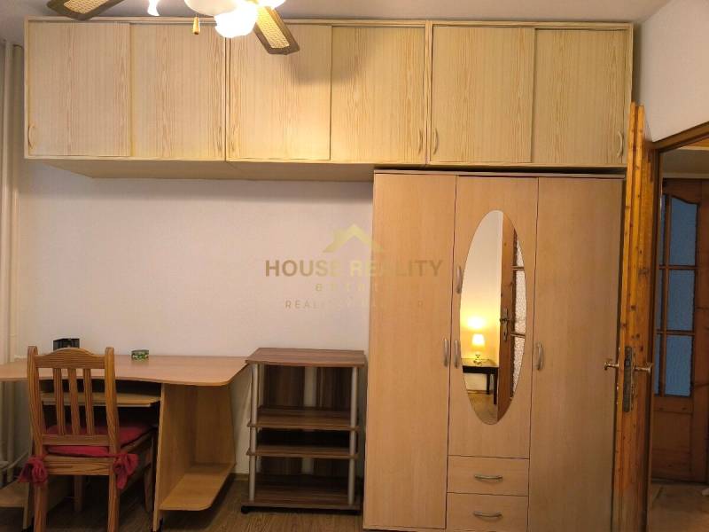 Prenájom 3 izbový byt s lodžiou, Kempelenova ulica, BA IV. Karlova Ves