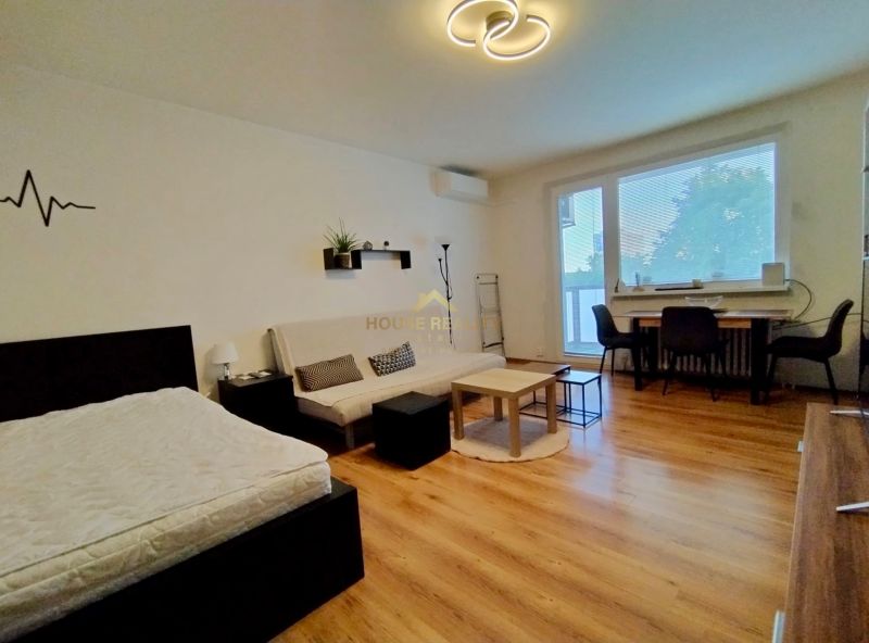 Prenájom 1 izbový byt, ulica Pod záhradami, Bratislava IV. Dúbravka