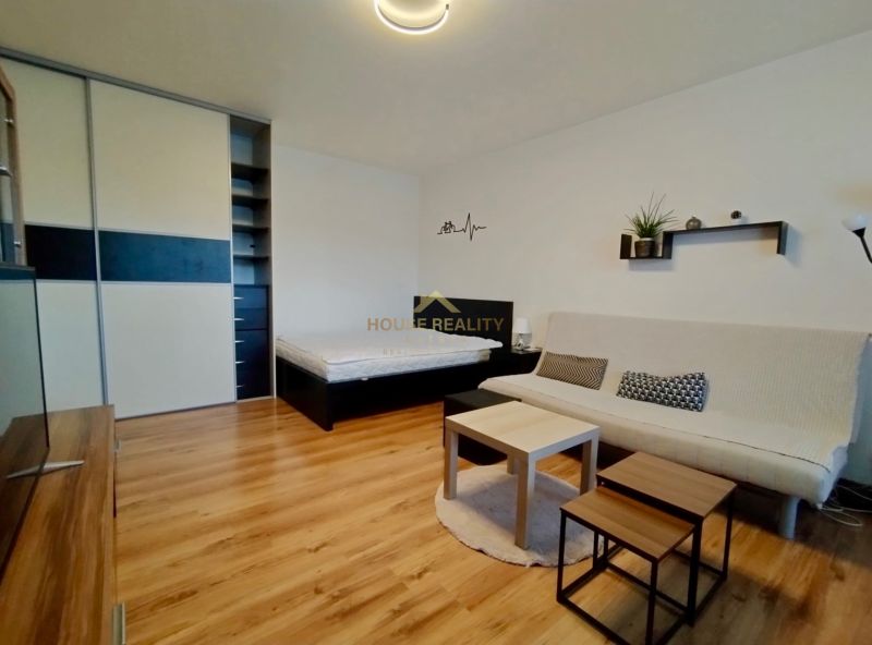 Prenájom 1 izbový byt, ulica Pod záhradami, Bratislava IV. Dúbravka