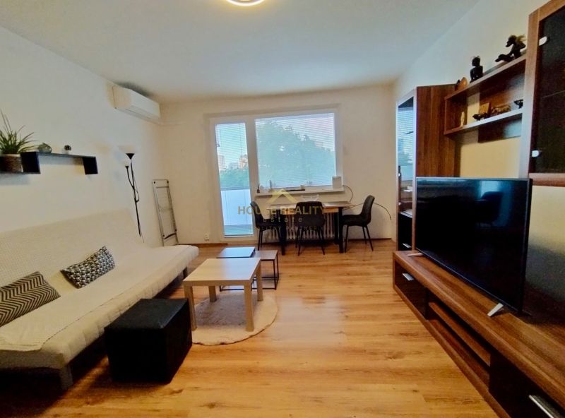 Prenájom 1 izbový byt, ulica Pod záhradami, Bratislava IV. Dúbravka