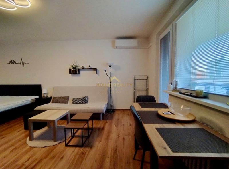 Prenájom 1 izbový byt, ulica Pod záhradami, Bratislava IV. Dúbravka