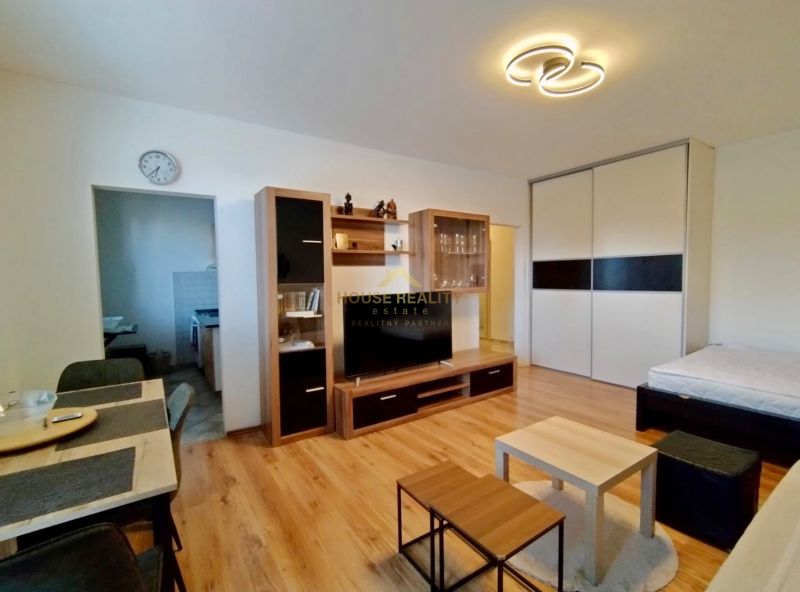 Prenájom 1 izbový byt, ulica Pod záhradami, Bratislava IV. Dúbravka