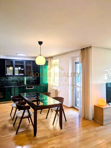 Prenájom veľký 4 izbový byt Martinengova ul., Bratislava I.Staré Mesto