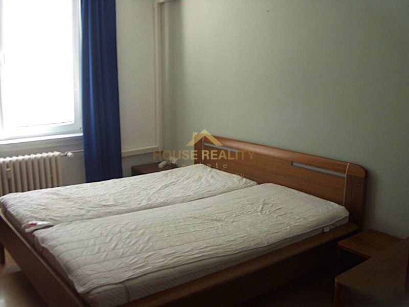 Prenájom pekný 2 izbový tehlový byt, Budovateľská ulica, BA II.Ružinov