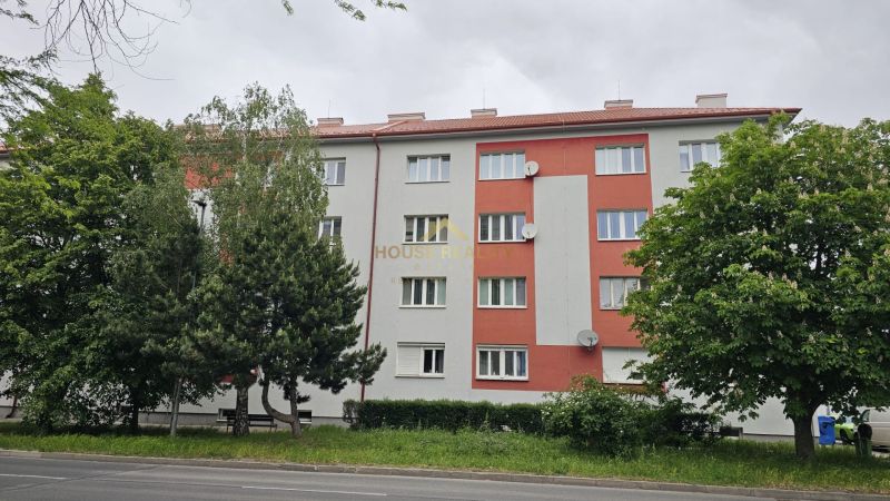 Krásny 3 izbový byt s balkónom a klímou, Dopravná ulica, BA III. Rača