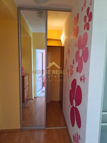 Prenájom 1 izbový byt, Medzilaborecká ulica, Bratislava II. Ružinov