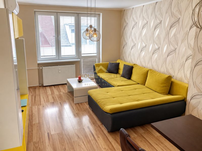 Prenájom moderný 2 izbový byt, Hálkova ul, Bratislava III Nové Mesto
