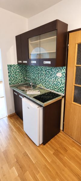 Prenájom pekná garsónka, Repašského ulica, Bratislava IV. Dúbravka