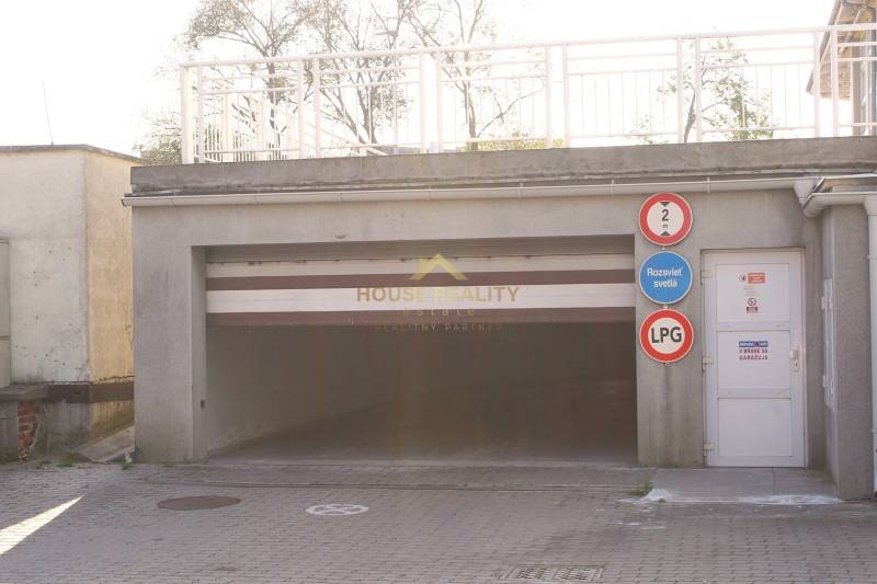 Slnečný útulný 2 izbový byt, Heyrovského ulica, Bratislava IV Lamač