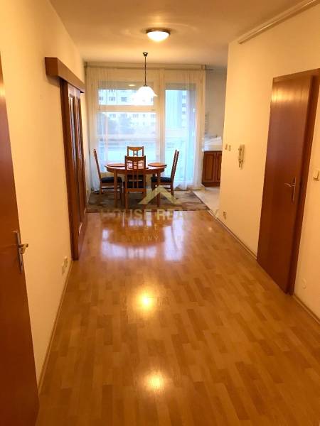 Slnečný útulný 2 izbový byt, Heyrovského ulica, Bratislava IV Lamač