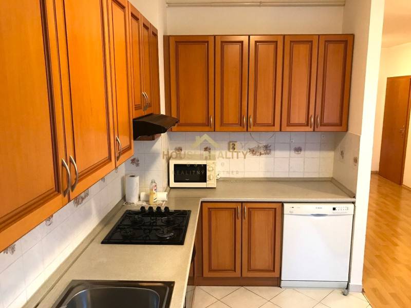 Slnečný útulný 2 izbový byt, Heyrovského ulica, Bratislava IV Lamač