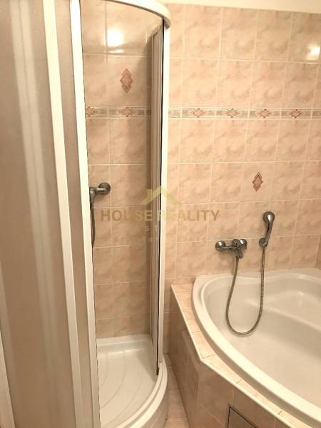 Slnečný útulný 2 izbový byt, Heyrovského ulica, Bratislava IV Lamač