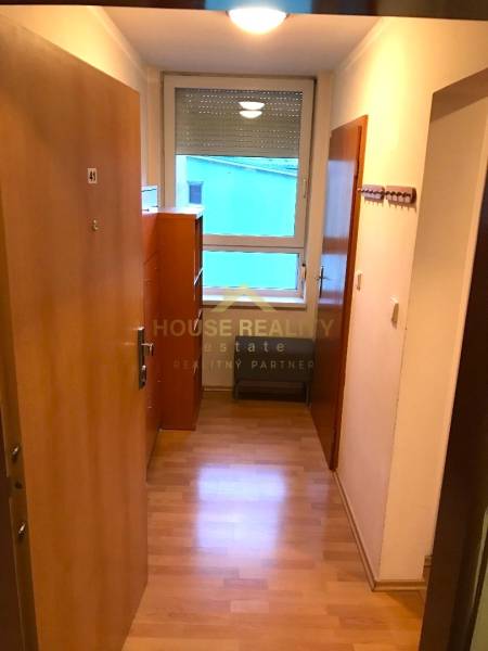 Slnečný útulný 2 izbový byt, Heyrovského ulica, Bratislava IV Lamač