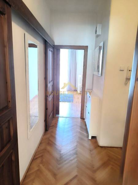 Prenájom 2 izb. byt CENTRUM Laurinská ulica, Bratislava I. Staré Mesto